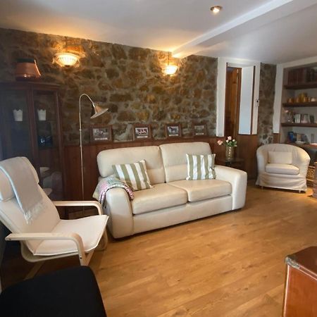 Villa Paraes Nava Eksteriør bilde