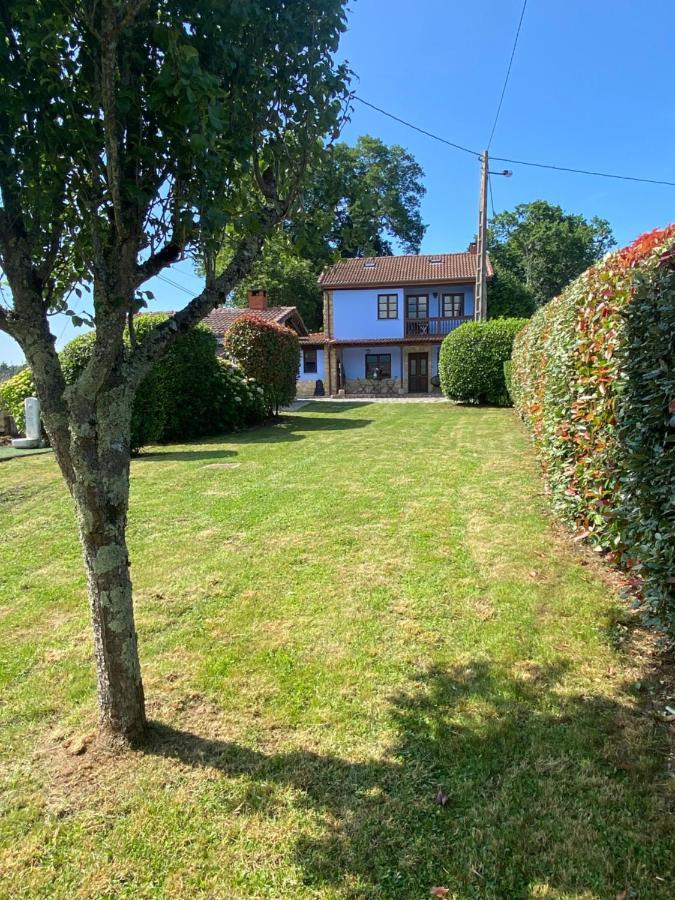 Villa Paraes Nava Eksteriør bilde