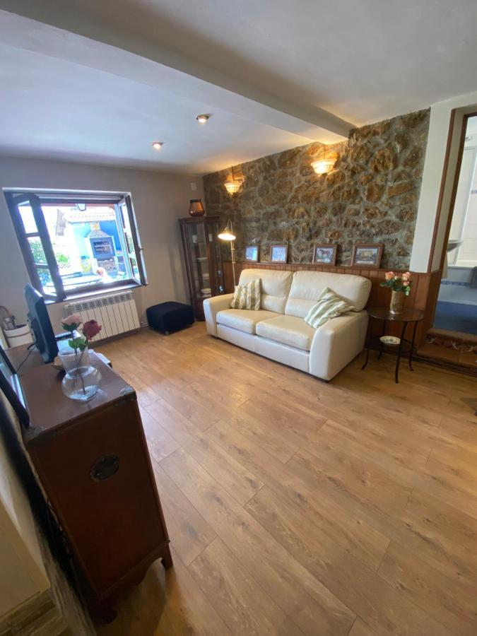 Villa Paraes Nava Eksteriør bilde
